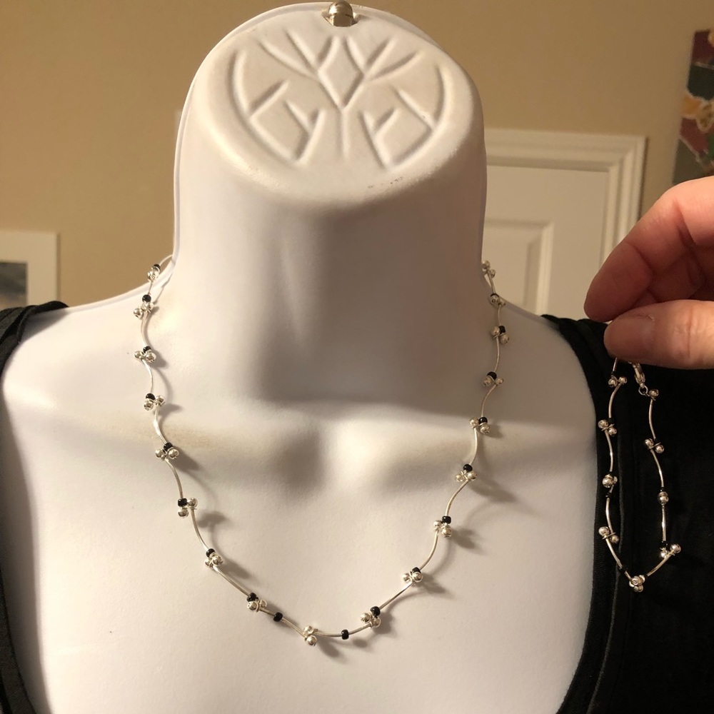 Necklace and bracelet set